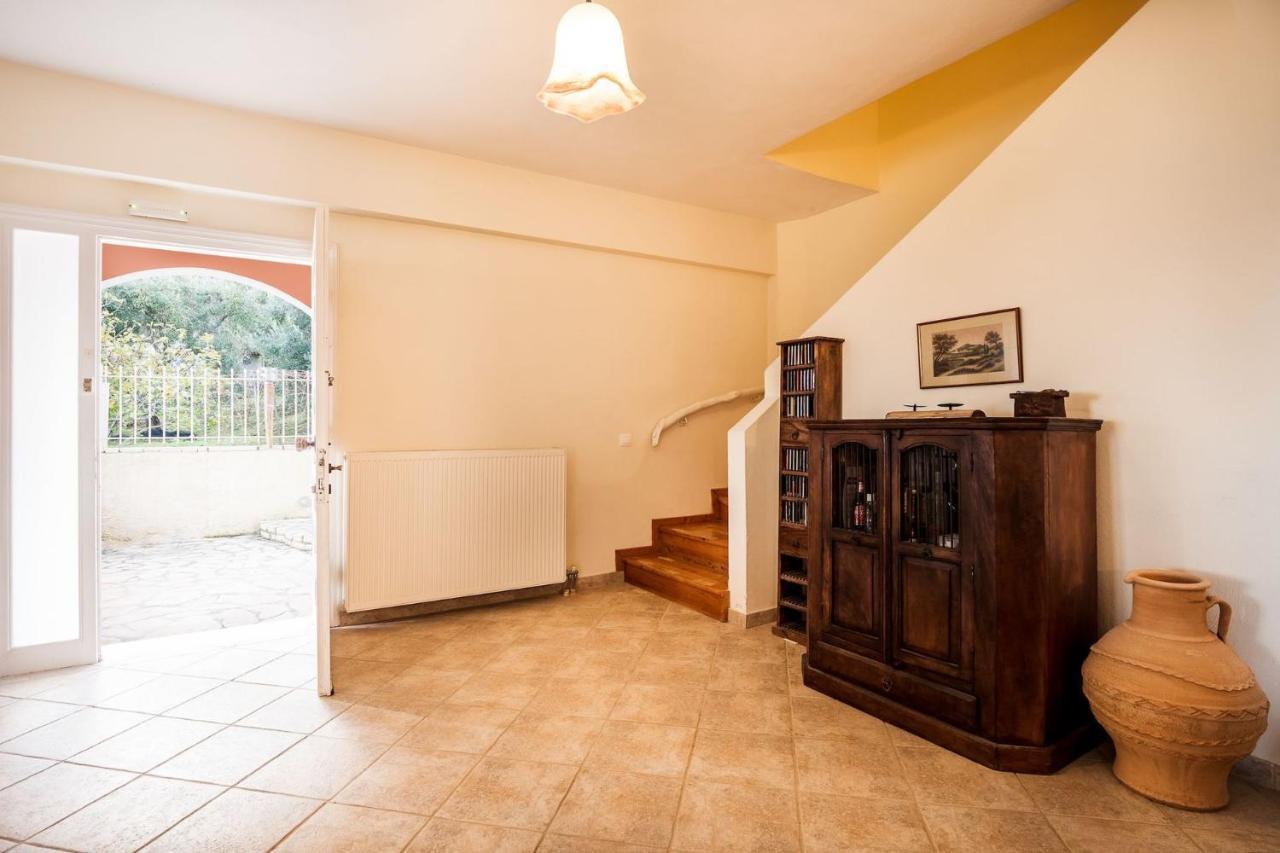 Villa Melodia By Posarellivillas Episkepsis Exterior photo